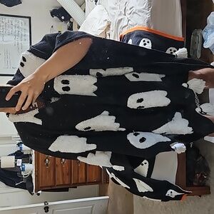 Viral Rachel Zoe ghost blanket poncho